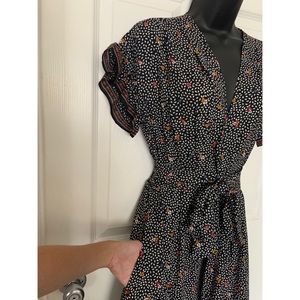 Max Studio multi colored belted dress w/ pockets!